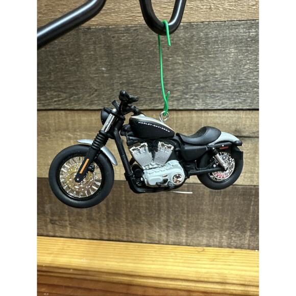Hallmark Keepsake HARLEY DAVIDSON Ornament XL 1200 Sportster Nightster In Box - Picture 3 of 5